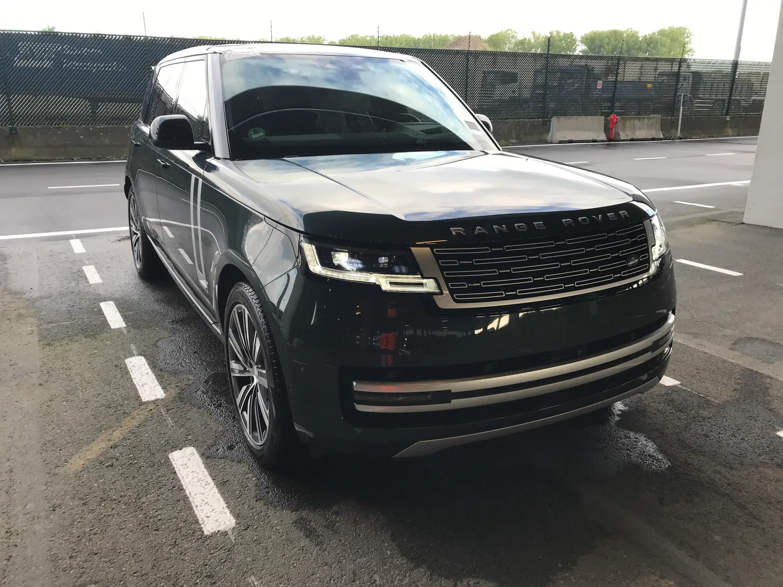 P530 Autobiography AWD 4.4 Hybrid automatic