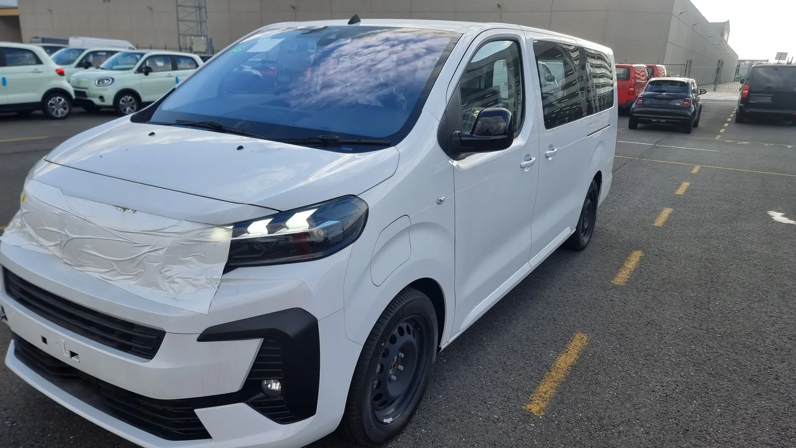 RHD Peugeot e-Traveller