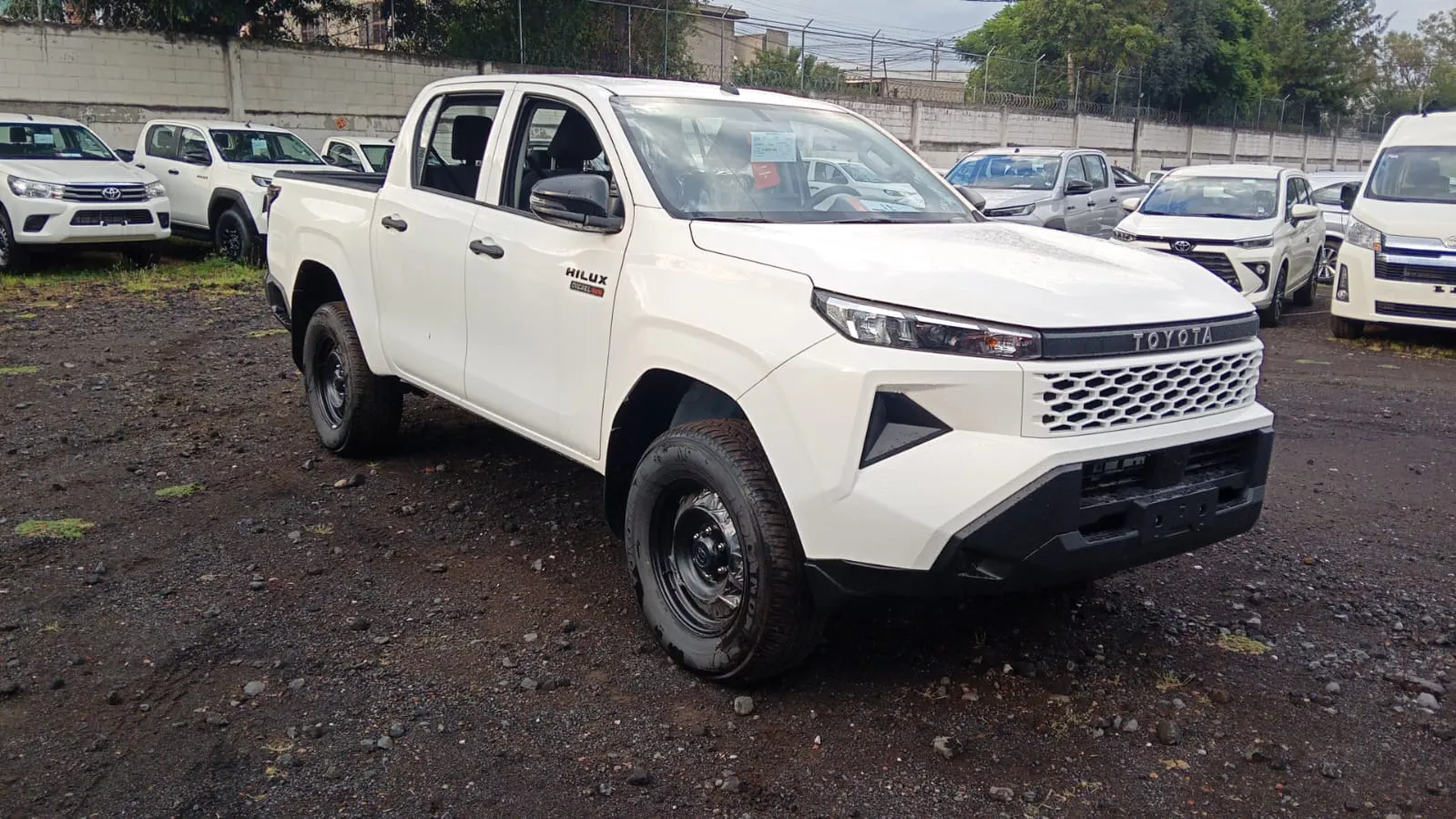 2027 Toyota Hilux Double Cab 2.8L 4×4 Diesel Manual