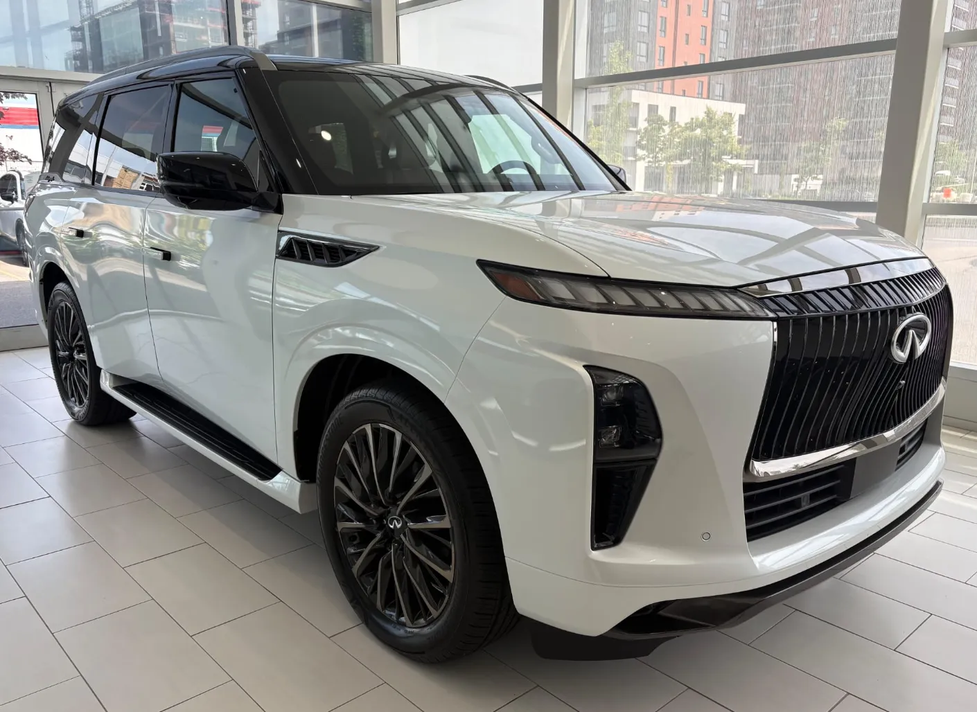 Infiniti QX80