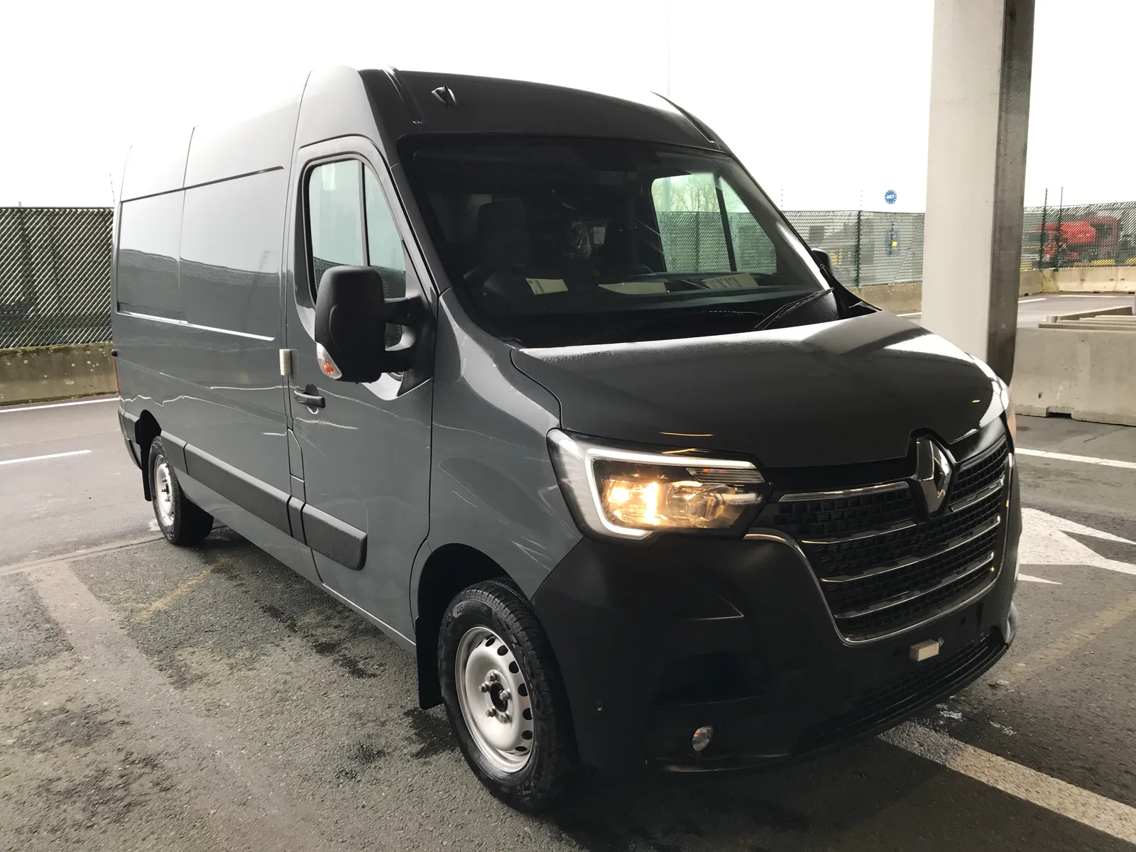 RHD Renault Master